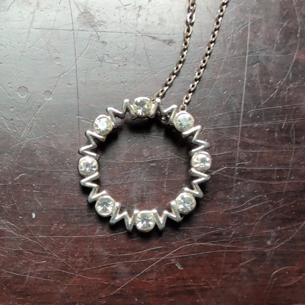 Elegant Silver Necklace with Crystal Accents
